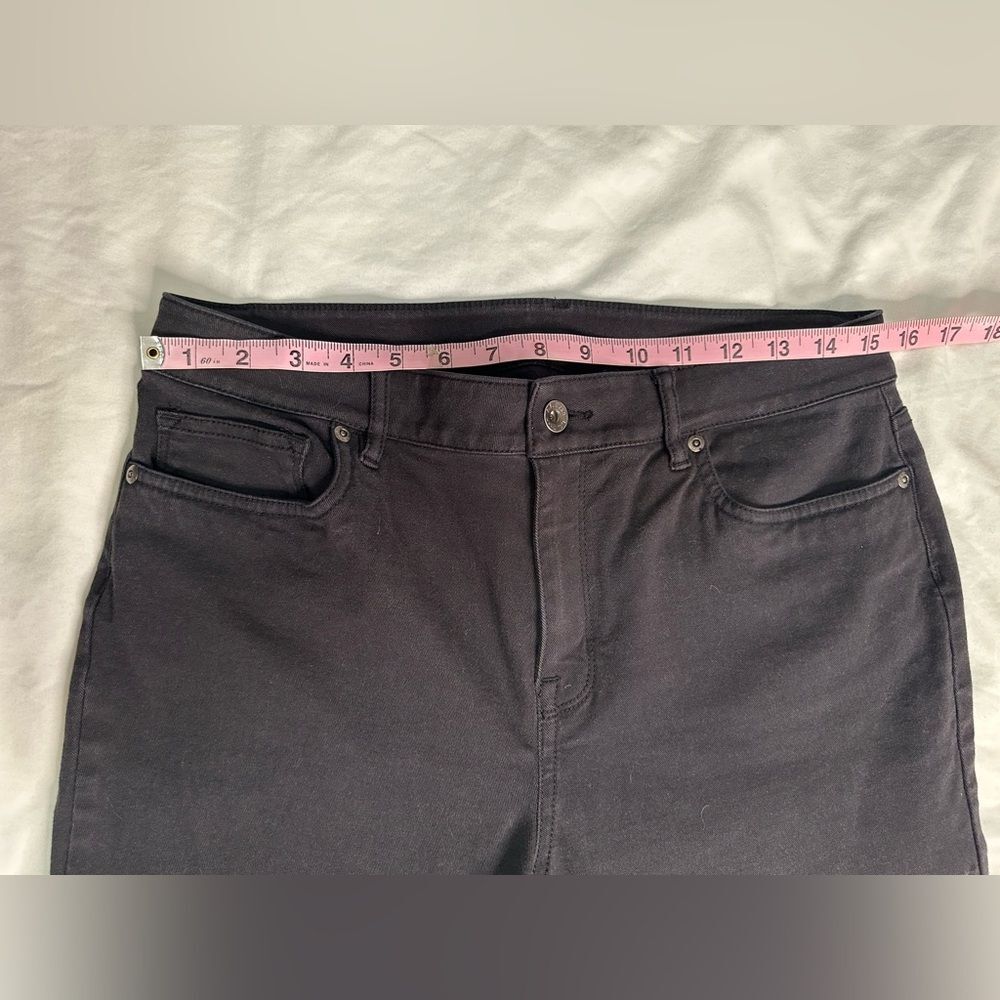 L.L. Bean Classic Fit Black Denim Jeans Size 12 Petite Cotton Blend Stretch EUC - Picture 6 of 11